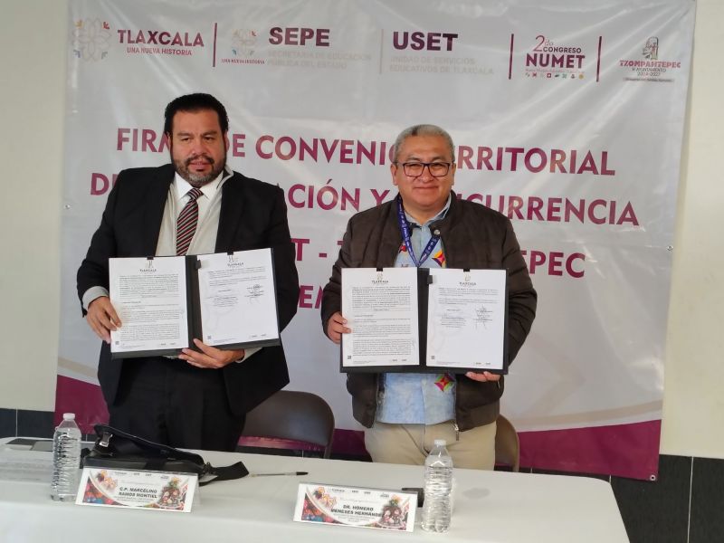 Firma de Convenio Impulsa la Educación en Tzompantepec.